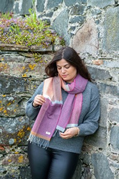 LAMBSWOOL SCARF - BEETROOT & SMOKE